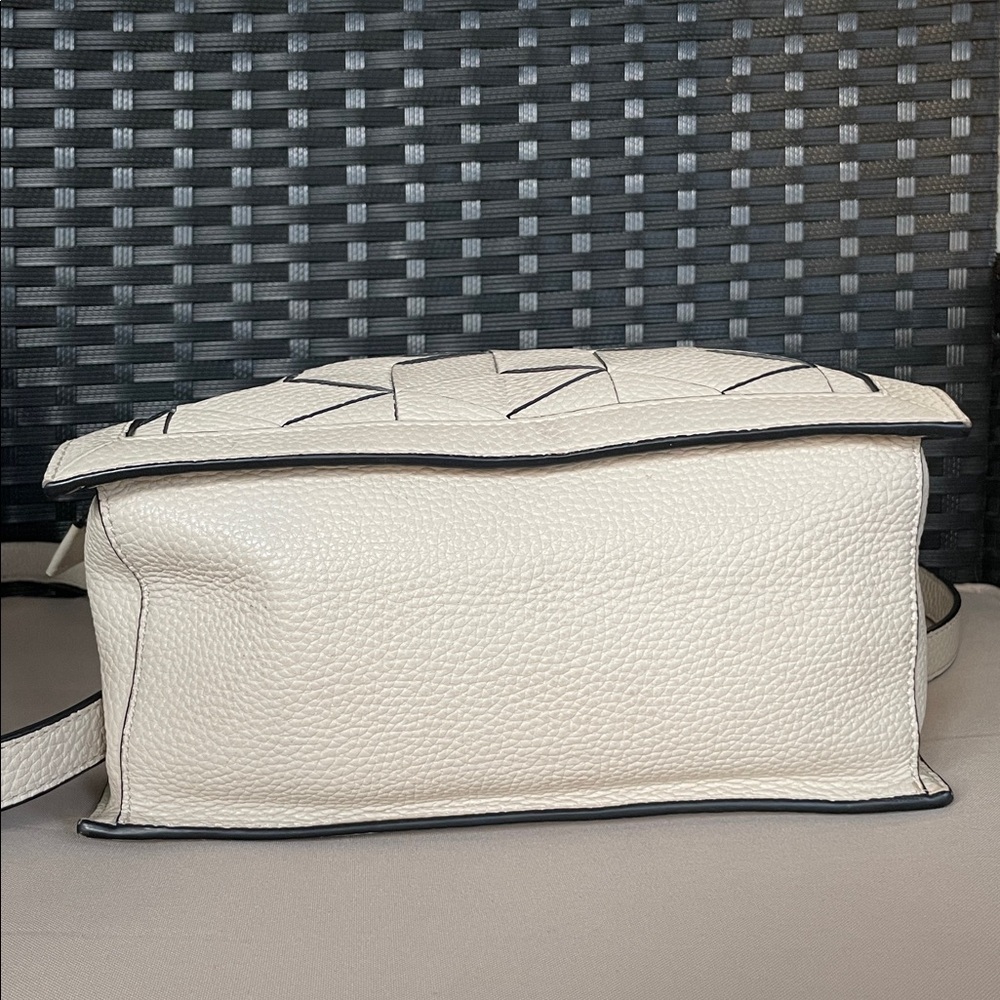 Welden Voyager Small Flap Satchel Cement Colored Pebbled Leather Crossbody Bag - Picture 10 of 13